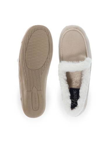 Γυναικεία παντόφλα κλειστή με γουνάκι Parex