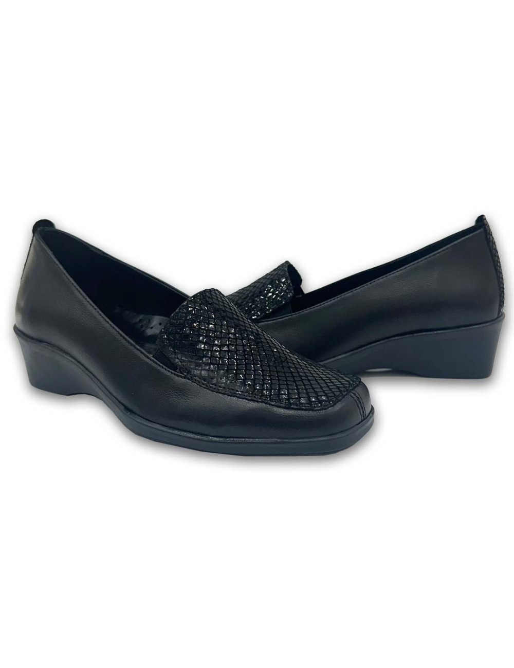 Γυναικεία δερμάτινα μοκασίνια W24105